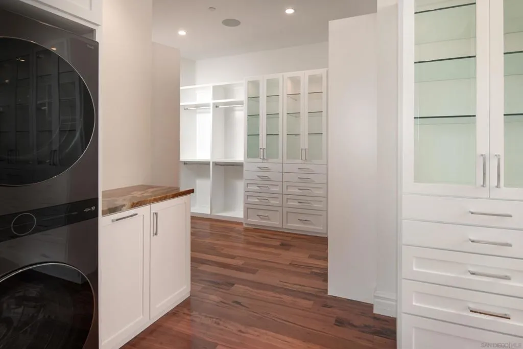 San Diego, California 92109, United States, 4 Bedrooms Bedrooms, ,4 BathroomsBathrooms,Residential,Active,178680