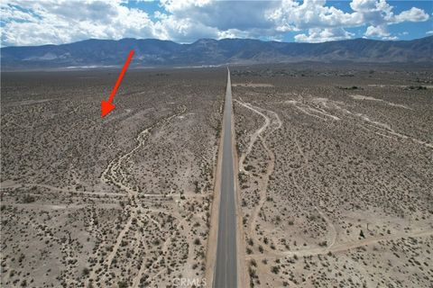 Photo of 769 Meridian Road, Lucerne Valley, CA 92356 (MLS # HD26051576)