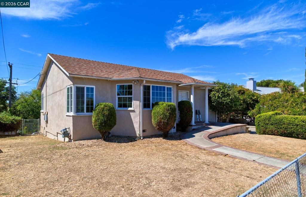 Photo of 47 Wilshire Ave AVE, Vallejo, CA 94591 (MLS # 41148034)