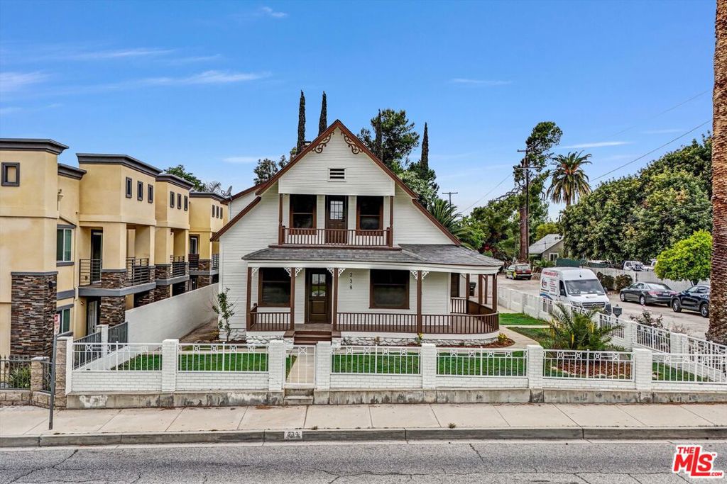 239 N San Antonio Avenue