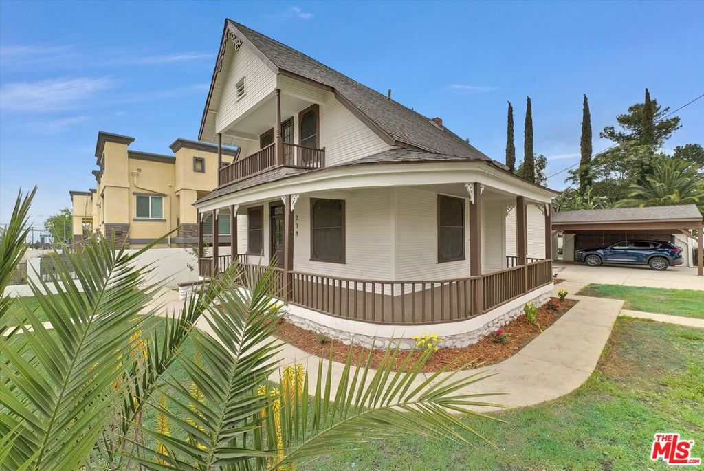 239 N San Antonio Avenue
