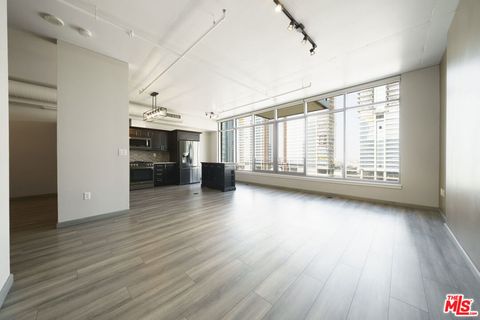 Photo of 1100 S Hope Street #1314, Los Angeles, CA 90015 (MLS # 26669999)