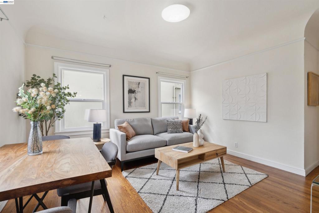 1438 Lakeshore Ave 6