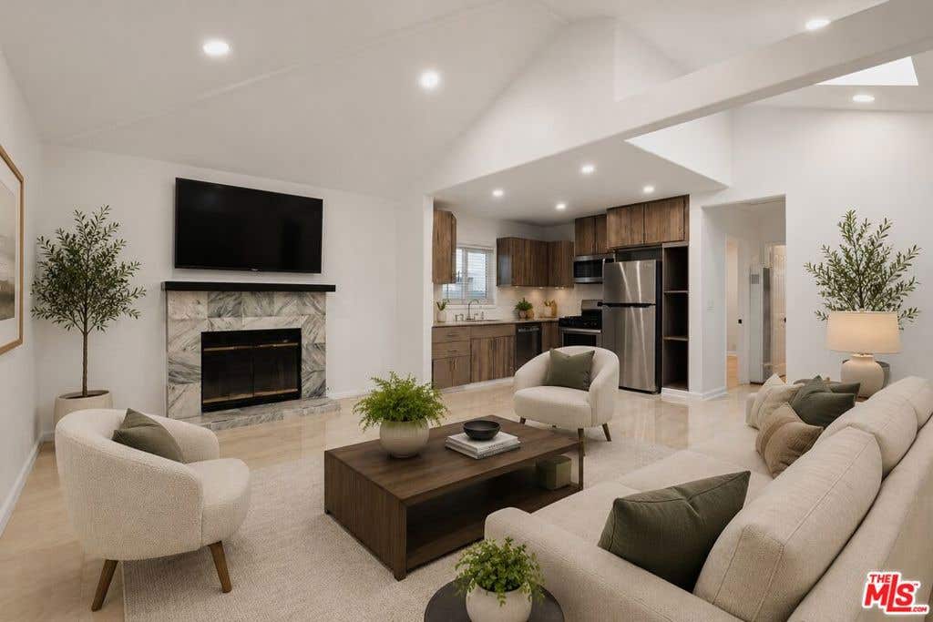 Photo of 806 Navy Street, Santa Monica, CA 90405 (MLS # 26850809)