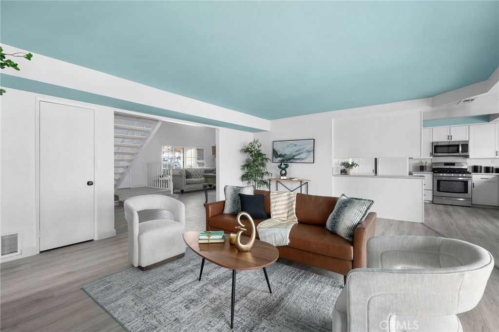 listing image 130728102403027711430