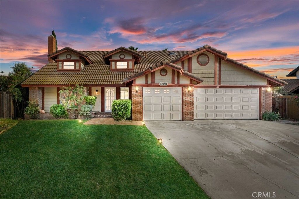 listing image 130729880595842705213