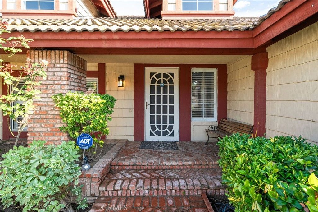 listing image 130722657008283047910