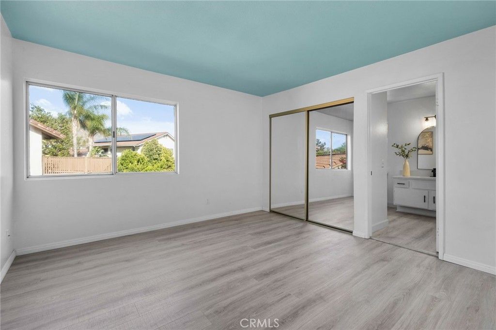 listing image 130721205293453317237
