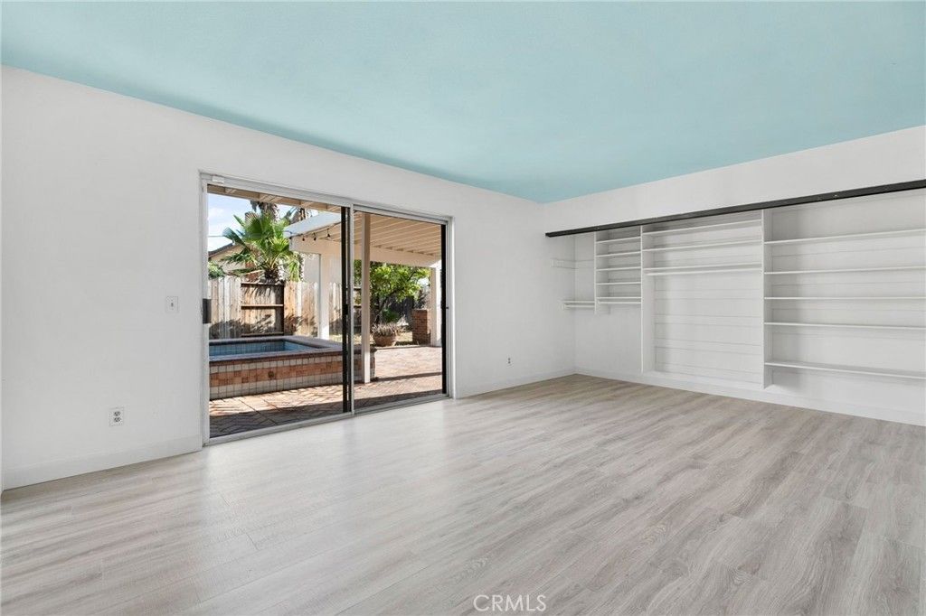 listing image 130724271661557115385