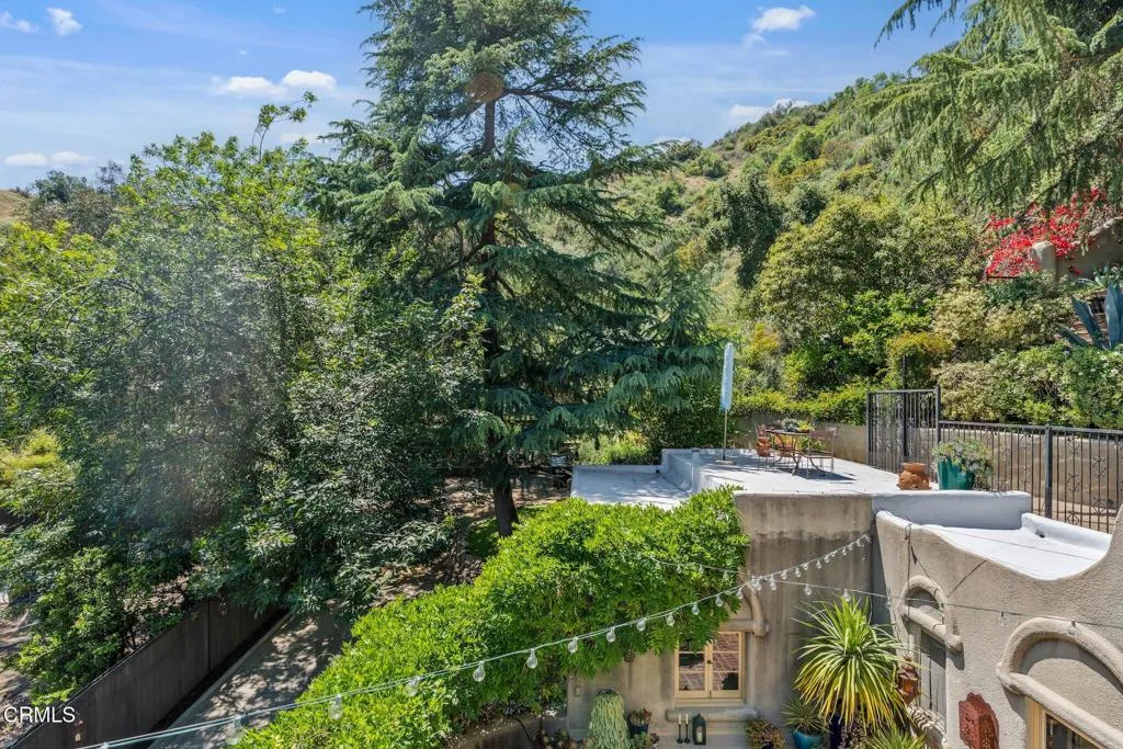 Glendale, California 91208, United States, 3 Bedrooms Bedrooms, ,4 BathroomsBathrooms,Residential,Active,130713