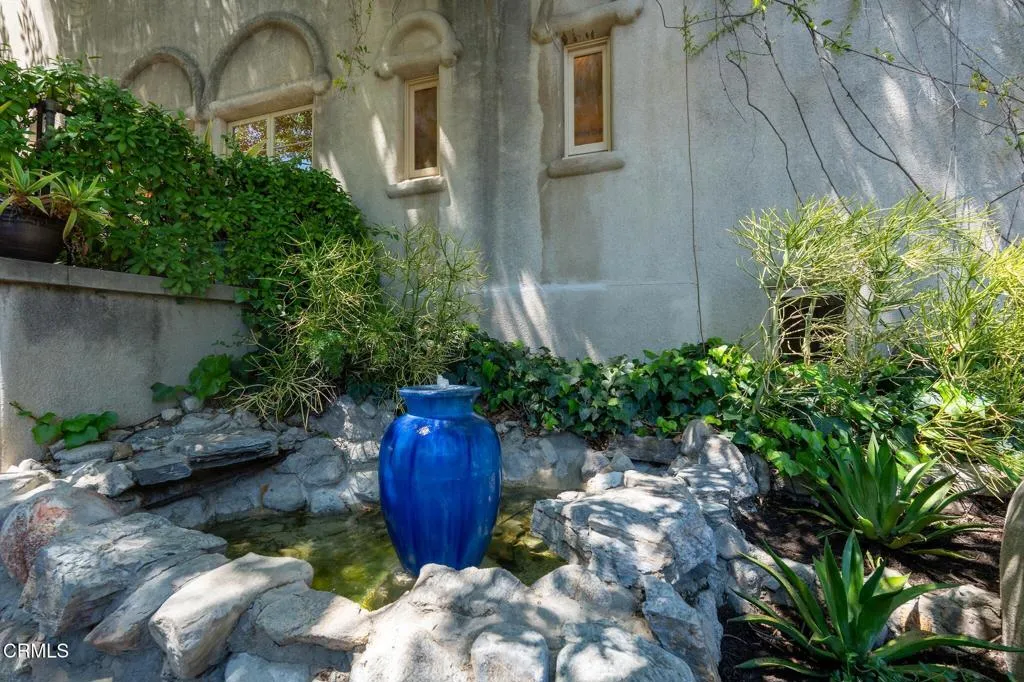 Glendale, California 91208, United States, 3 Bedrooms Bedrooms, ,4 BathroomsBathrooms,Residential,Active,130713