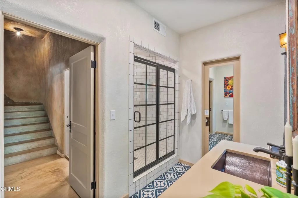 Glendale, California 91208, United States, 3 Bedrooms Bedrooms, ,4 BathroomsBathrooms,Residential,Active,130713