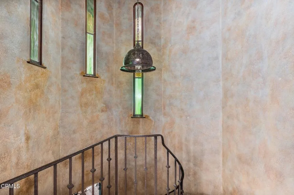 Glendale, California 91208, United States, 3 Bedrooms Bedrooms, ,4 BathroomsBathrooms,Residential,Active,130713