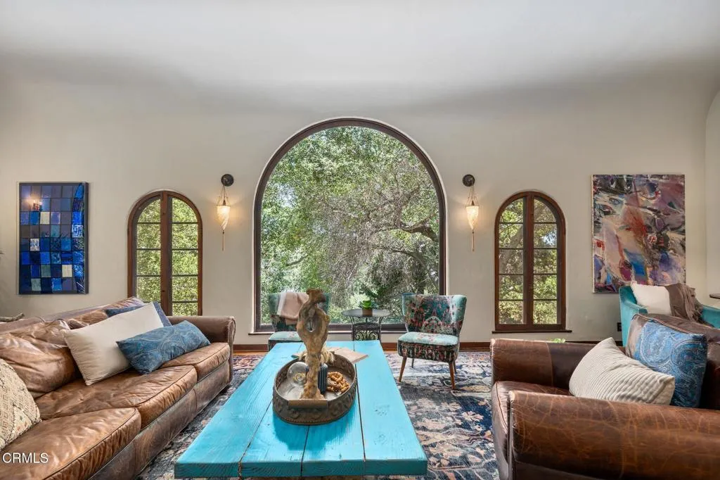 Glendale, California 91208, United States, 3 Bedrooms Bedrooms, ,4 BathroomsBathrooms,Residential,Active,130713