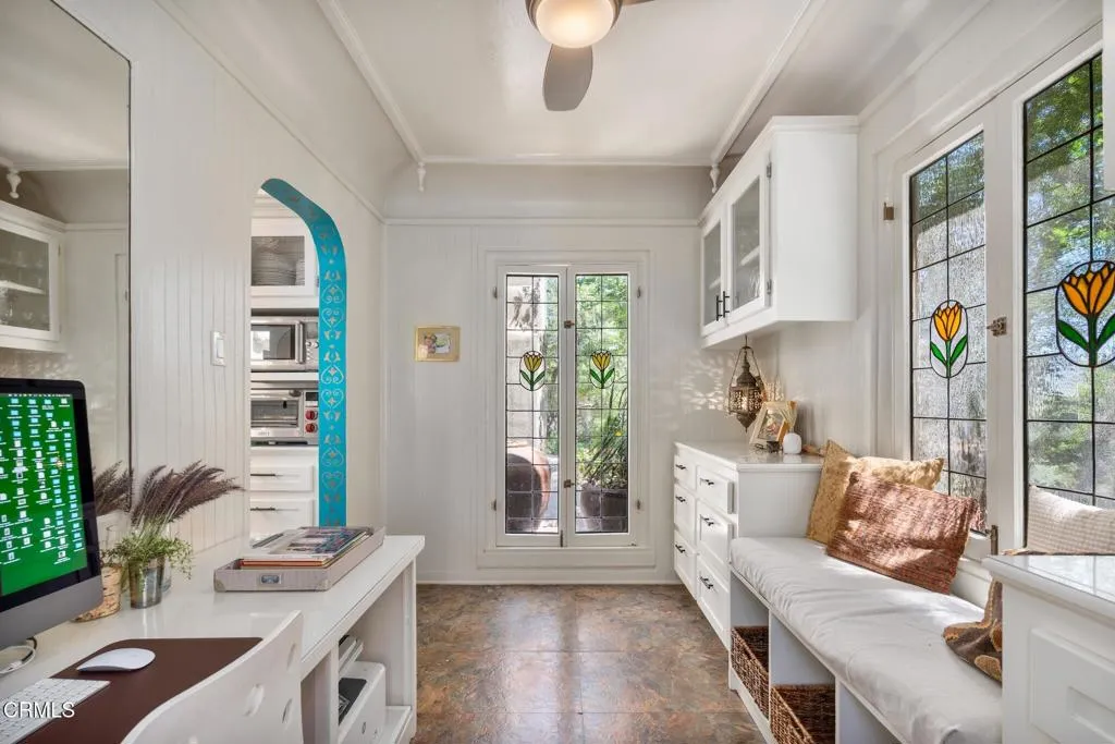 Glendale, California 91208, United States, 3 Bedrooms Bedrooms, ,4 BathroomsBathrooms,Residential,Active,130713