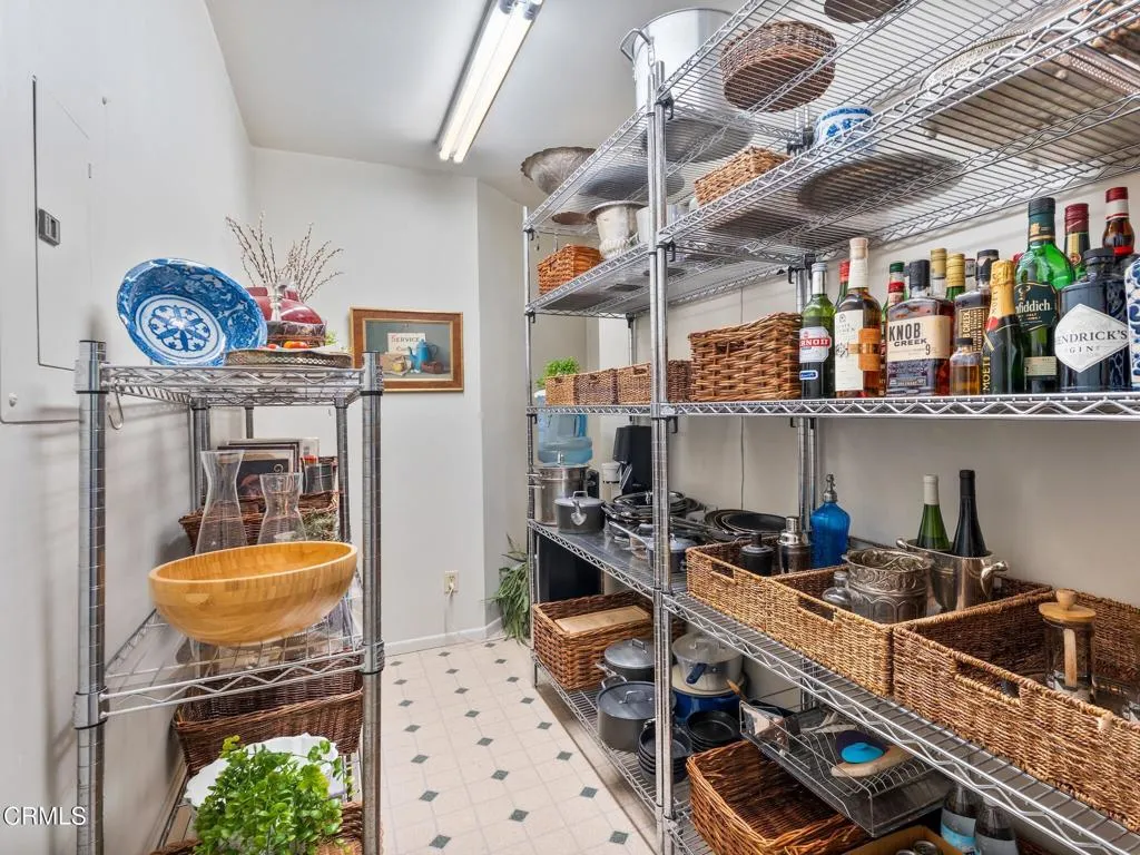 Glendale, California 91208, United States, 3 Bedrooms Bedrooms, ,4 BathroomsBathrooms,Residential,Active,130713