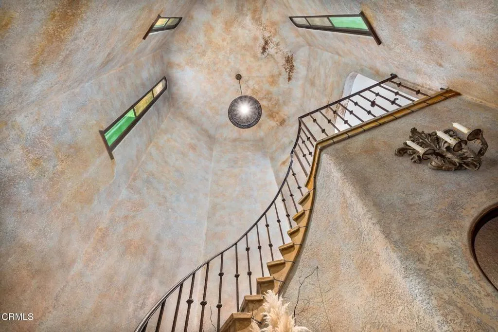 Glendale, California 91208, United States, 3 Bedrooms Bedrooms, ,4 BathroomsBathrooms,Residential,Active,130713