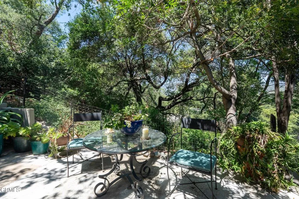 Glendale, California 91208, United States, 3 Bedrooms Bedrooms, ,4 BathroomsBathrooms,Residential,Active,130713