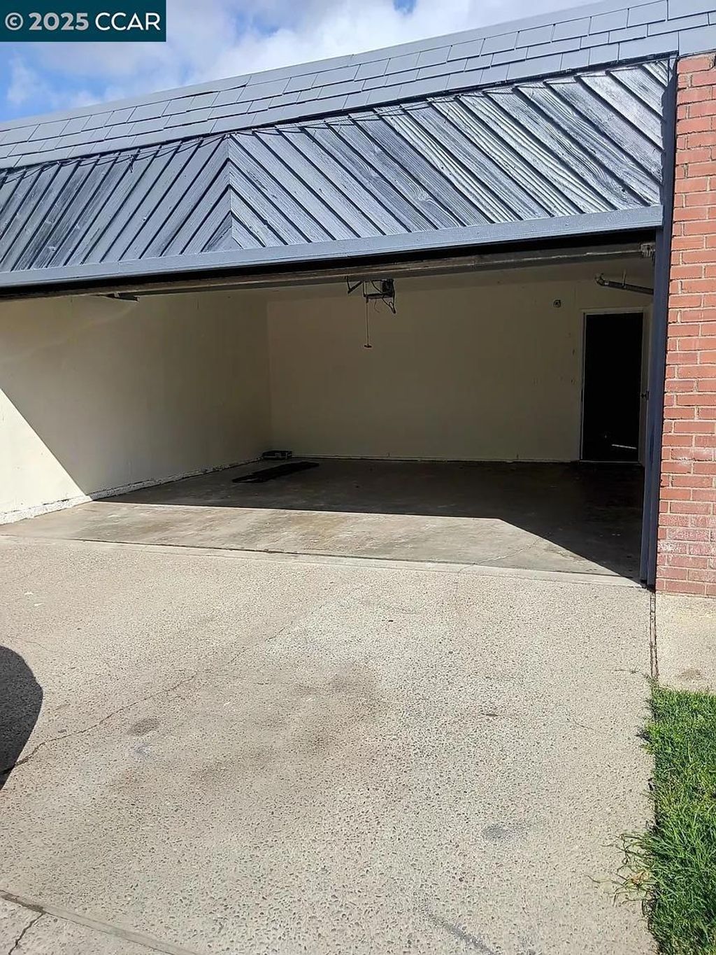 Photo of 2551 Antoine Ct Ct, Stockton, CA 95209 (MLS # 41117581)