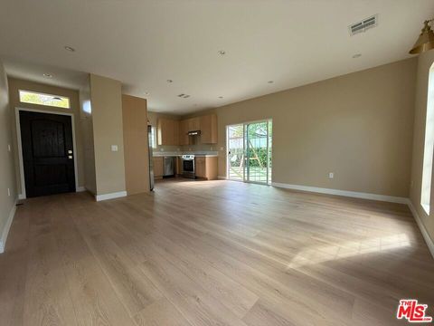Photo of 20748 Stagg Street, Winnetka, CA 91306 (MLS # 26672289)
