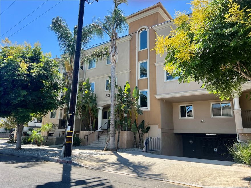 Luxurious 2,320square foot one-level 3 bedroom and 3 bathroom condo built in 2009 in Valley Village. The central location is close to the Orange Line and Metro for easy access downtown and to the west end of the valley. Just a few blocks from Jon’s and Gelson’s market and the new NoHo West mixed-use center with Trader Joe’s, Regal movie theater, tons of restaurants and shopping. Enter this one level condo through its spacious foyer. The generous floorplan includes a cook’s kitchen with large center island, stainless steel appliances, dining area and family room with corner fireplace and three balconies. The large primary bedroom has a walk-in closet and private bathroom that features a bathtub with jets and separate shower enclosure. Front bedroom has a private bathroom and large closet. Cozy living room is the perfect space for entertaining or curling up with your favorite book. Two tandem assigned parking spaces.