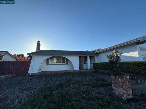 Photo of 109 Luann Ct Ct, Vallejo, CA 94589 (MLS # 41119606)