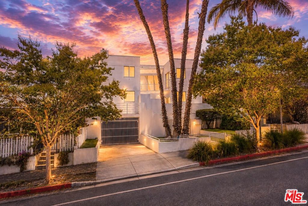 1823 20th Street 103, Santa Monica CA 90404