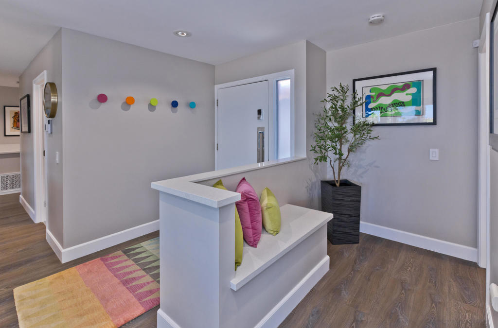 Thunderbird Villas - Residential