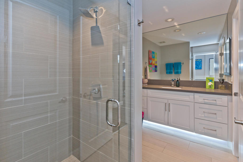 Thunderbird Villas - Residential