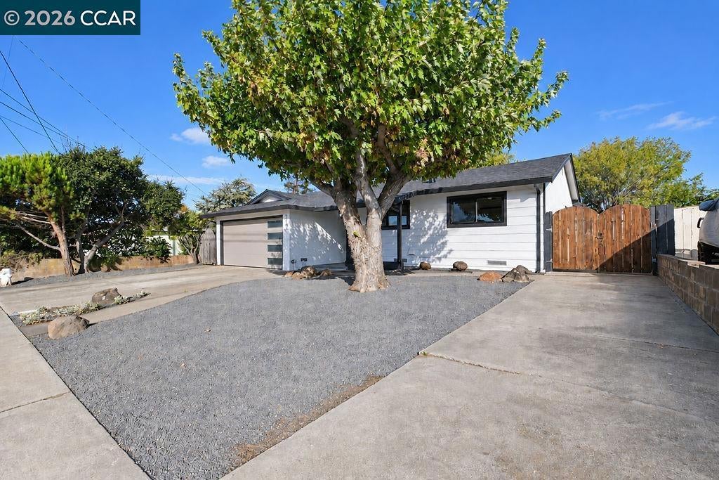 2261 Del Monte Dr