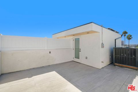 Photo of 111 N Orlando Avenue, Los Angeles, CA 90048 (MLS # 25590789) Photo of 111 N Orlando Avenue, Los Angeles, CA 90048 (MLS # 25590789)