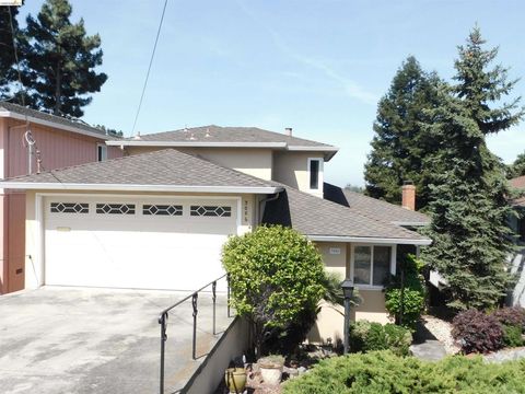 Photo of 3086 Middleton St ST, Oakland, CA 94605 (MLS # 41134331)