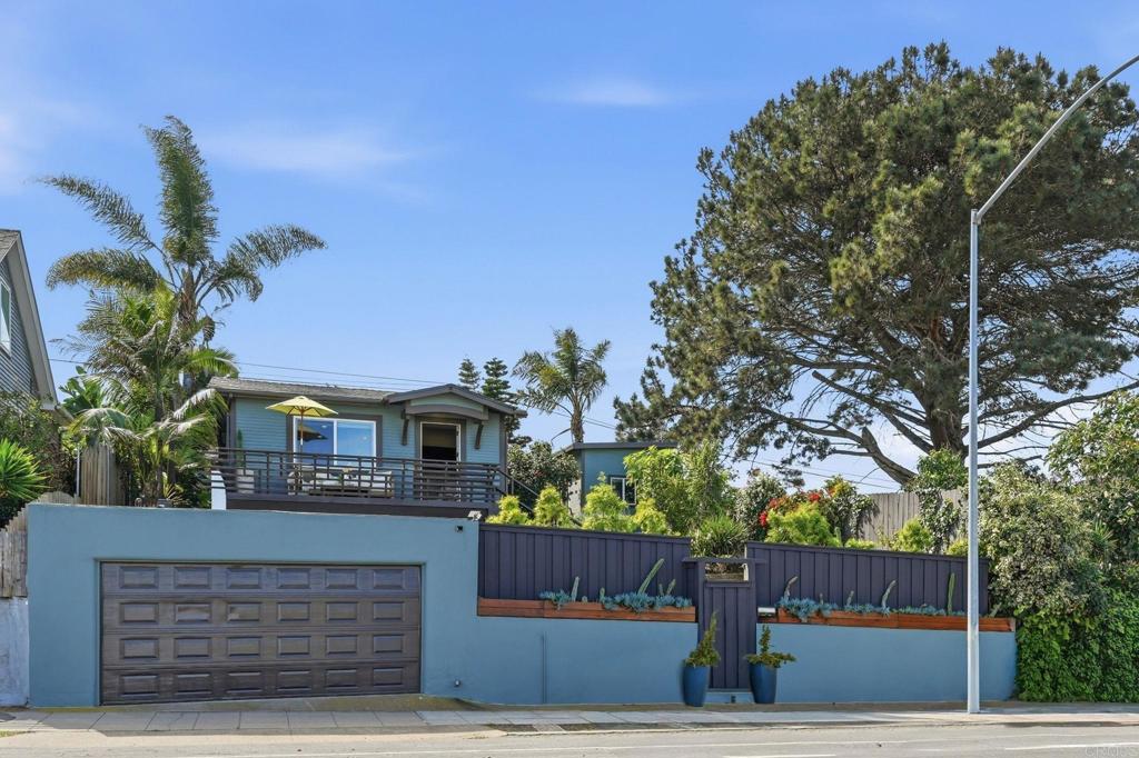 4415 Voltaire Street