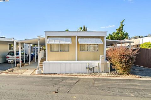 Photo of 18 18 Galloway Dr Dr, Concord, CA 94520 (MLS # 41117931)