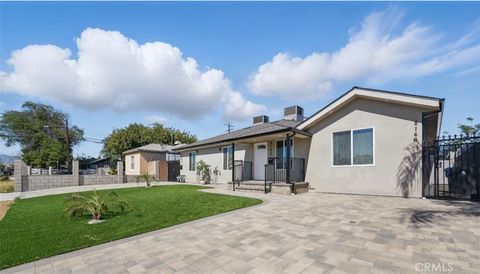 Photo of 8142 Vantage Avenue, North Hollywood, CA 91605 (MLS # DW25099559) Photo of 8142 Vantage Avenue, North Hollywood, CA 91605 (MLS # DW25099559)