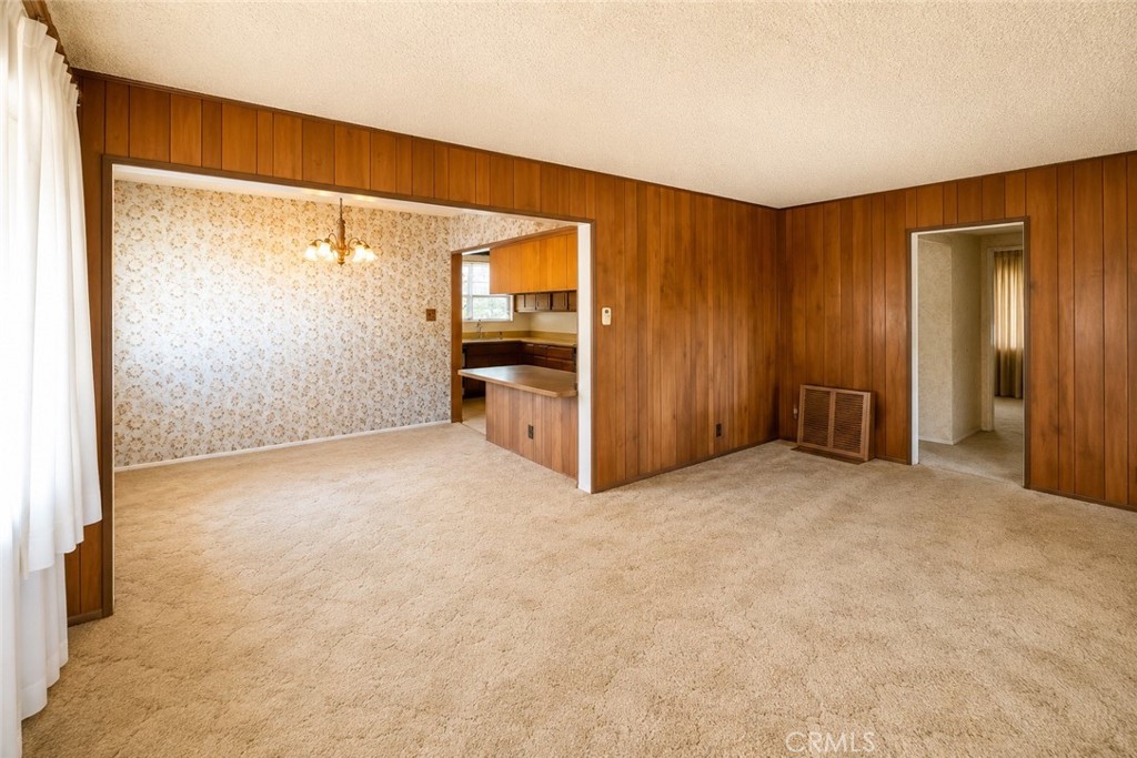2528 Del Amo
