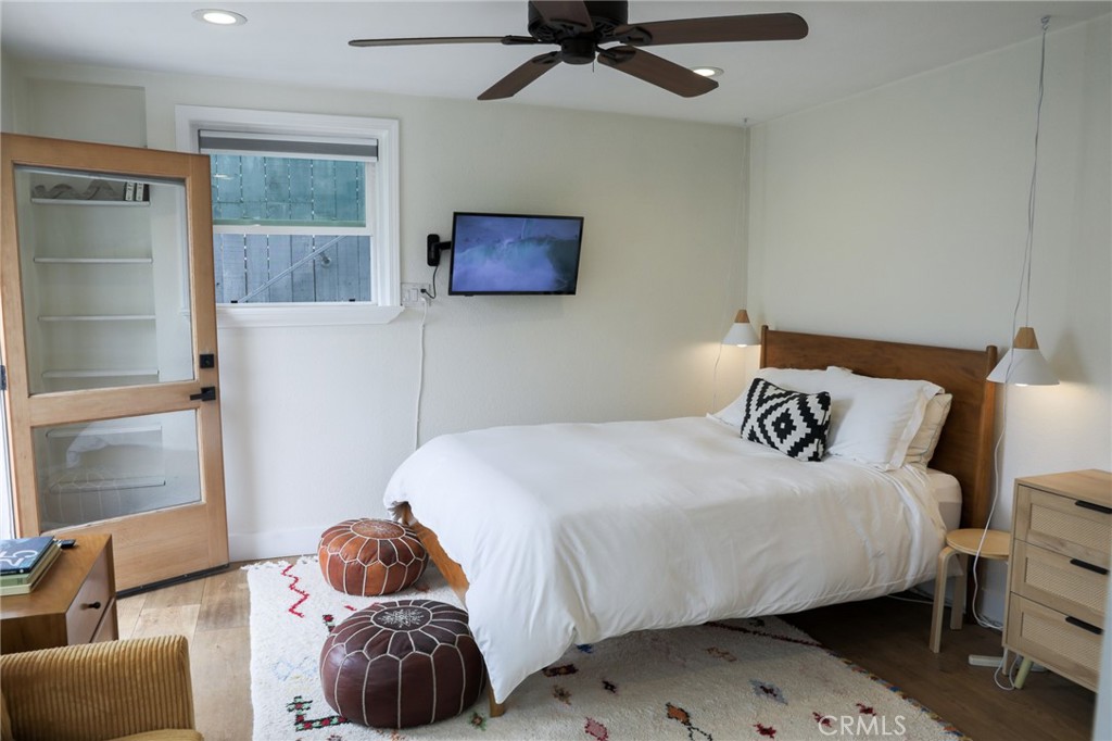 160 Avenida Florencia B