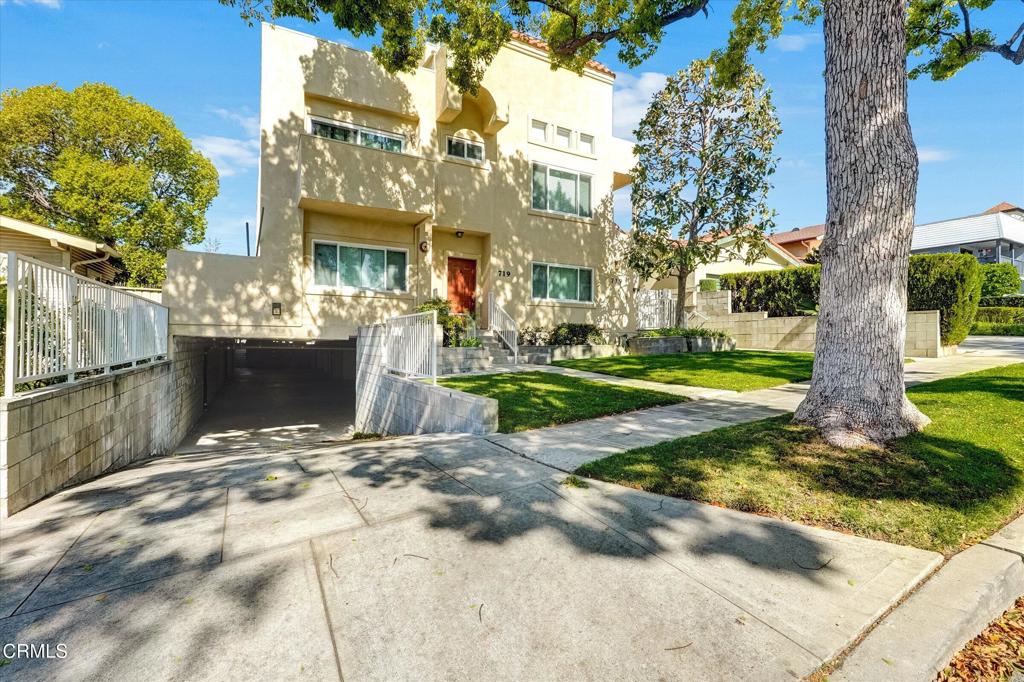 719 E Tujunga Avenue C