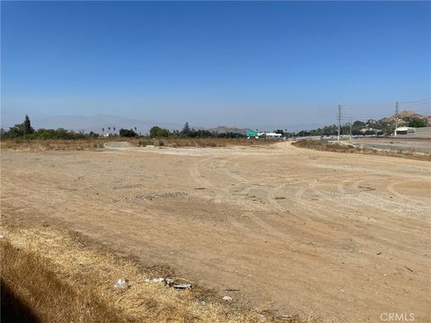 3401 ARlington Riverside CA 92506