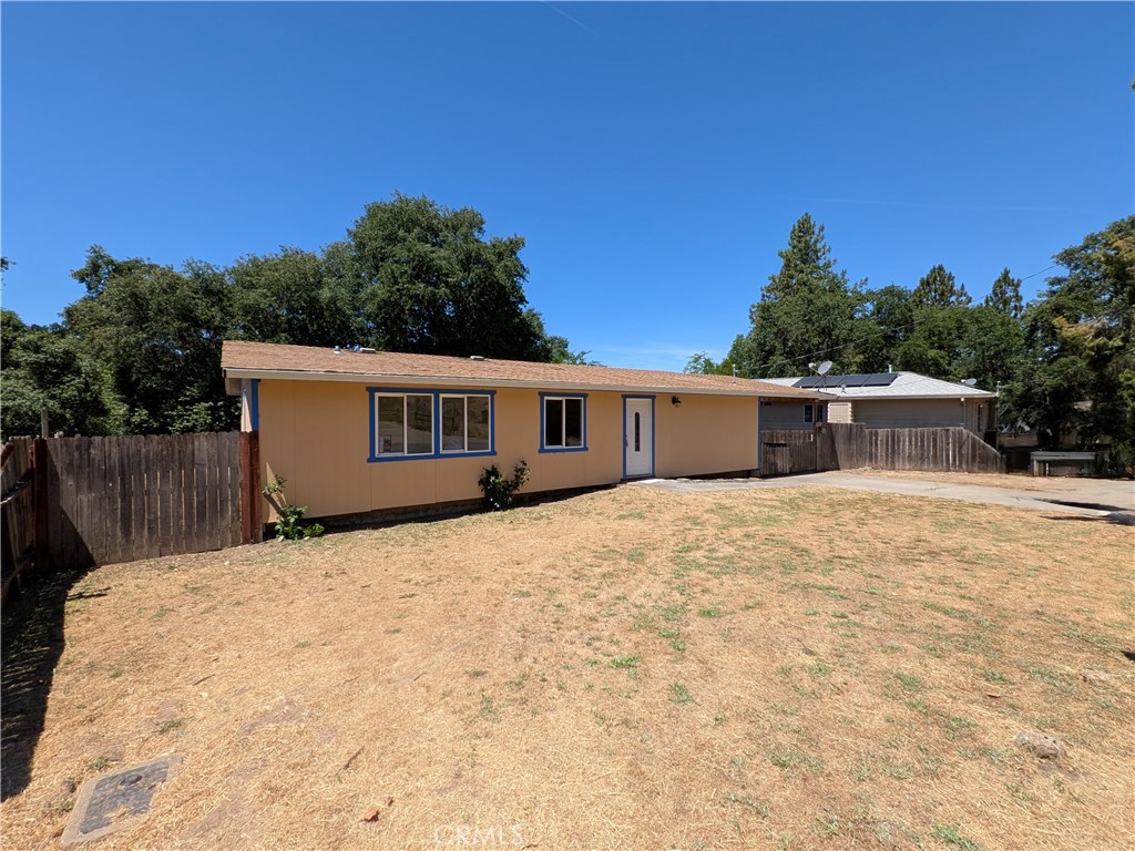 Recently upgraded home on a quiet street in Lucerne. New flooring, paint, heat/air unit wall unit. Home has 3 bedrooms and 1 1/2 baths. Nice size living room as well as inside laundry area. Spacious bedrooms and 1/2 bath in primary bedroom. Large back yard with covered parking and good sized driveway in front of the home. This home would be a great starter home or vacation home within a short distance from Clearlake.
