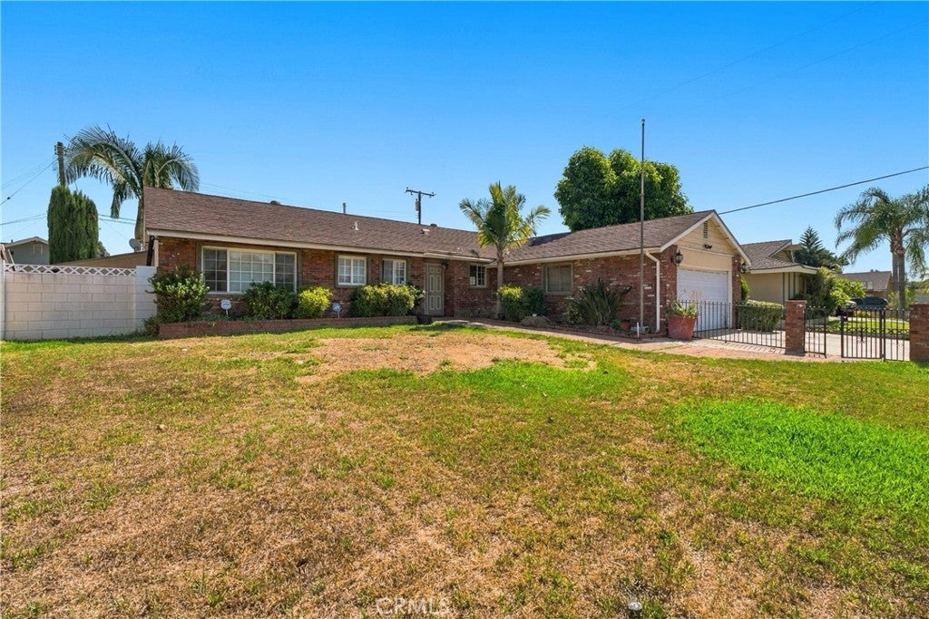 1212 S California