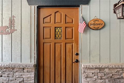 Photo of 615 Wellesley Dr, Lake Arrowhead, CA 92352 (MLS # PW25220916)