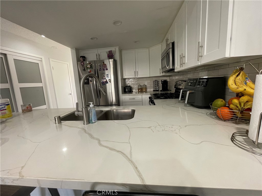 1658 Puente Avenue 10