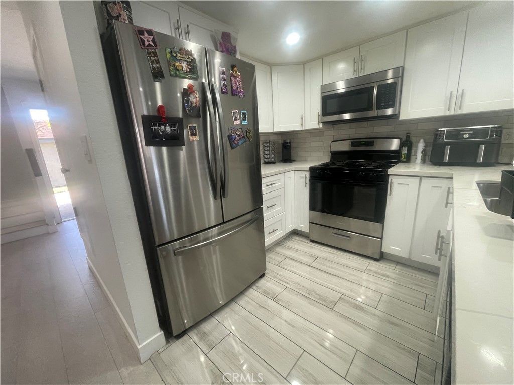 1658 Puente Avenue 10