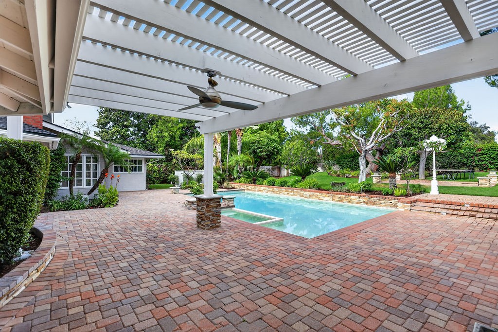 9761 Eastwood