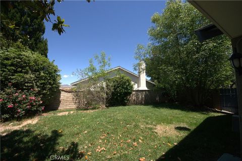 Tiny photo for 28015 Tupelo Ridge Dr, Valencia, CA 91354 (MLS # SR26083865)