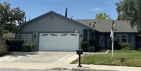 Photo of 28015 Tupelo Ridge Dr, Valencia, CA 91354 (MLS # SR26083865)