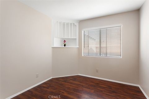 Tiny photo for 28015 Tupelo Ridge Dr, Valencia, CA 91354 (MLS # SR26083865)
