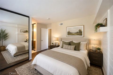Tiny photo for 28015 Tupelo Ridge Dr, Valencia, CA 91354 (MLS # SR26083865)