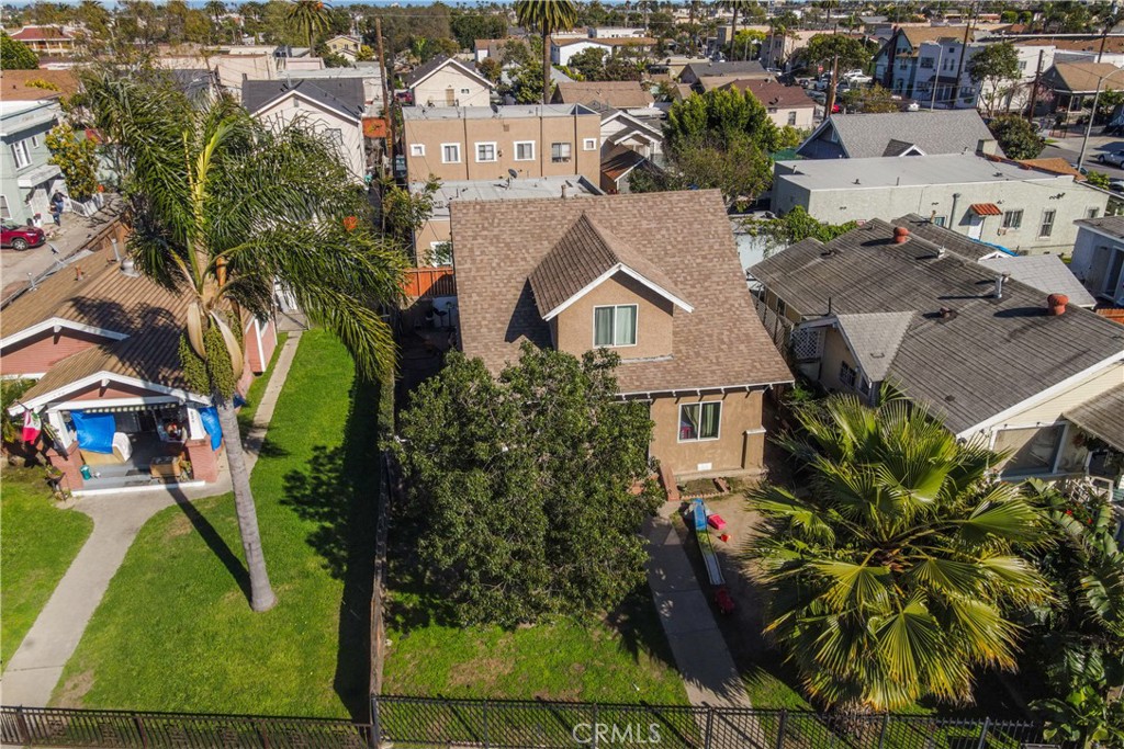 816 Alamitos Avenue